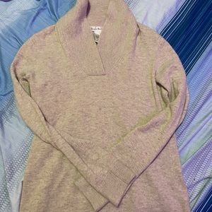 Creme colored long sleeve turtle neck!